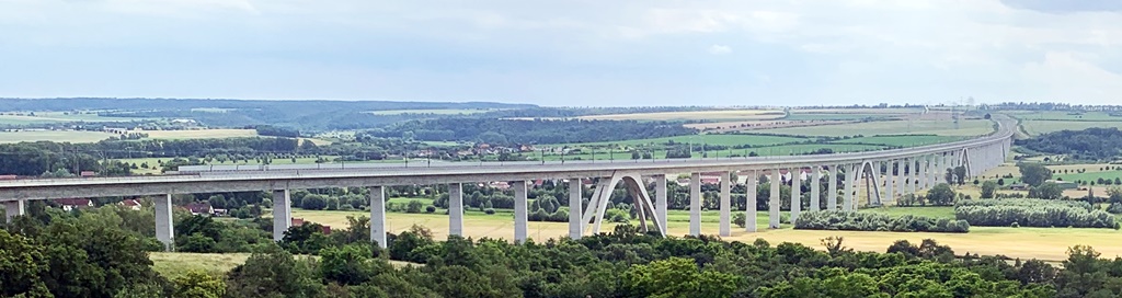 Bahnstrecke bei Kalzendorf - Osterbergtunnel Westportal zur Unstruttalbrücke